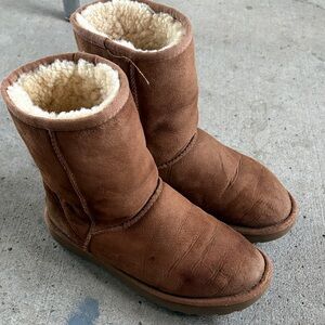Cozy Brown Shearling-Lined Boots